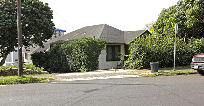 1583 Thurston Ave in Honolulu, HI - Building Photo - Building Photo