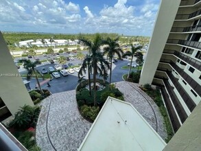 9550 S Ocean Dr in Jensen Beach, FL - Building Photo - Building Photo