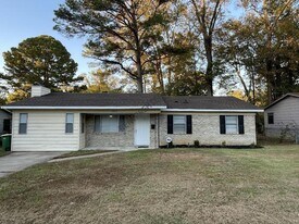 7400 Debbie Dr in Little Rock, AR - Building Photo