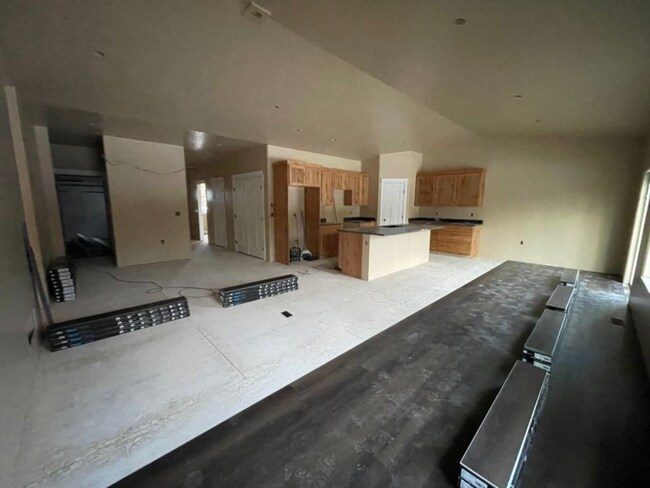 7493 N Paw St in Wasilla, AK - Building Photo - Building Photo