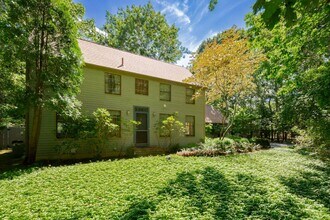 647 Narrow Ln in Sagaponack, NY - Building Photo - Building Photo