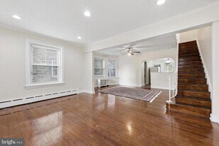 2044 N 63rd St in Philadelphia, PA - Building Photo