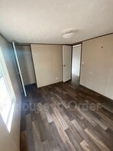 124 Shamrock Park Dr in Landrum, SC - Building Photo - Building Photo