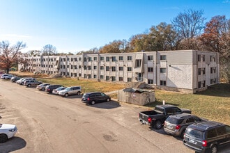 Manitou Ridge Apartments in White Bear Lake, MN - Building Photo - Primary Photo
