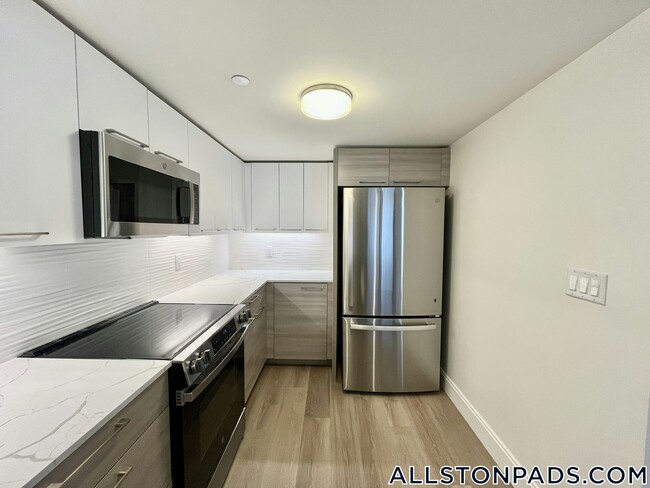 1079 Commonwealth Ave