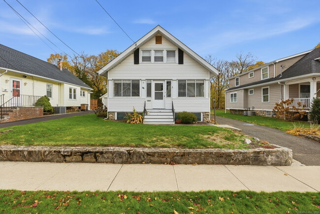 property at 41 Sterling Pl