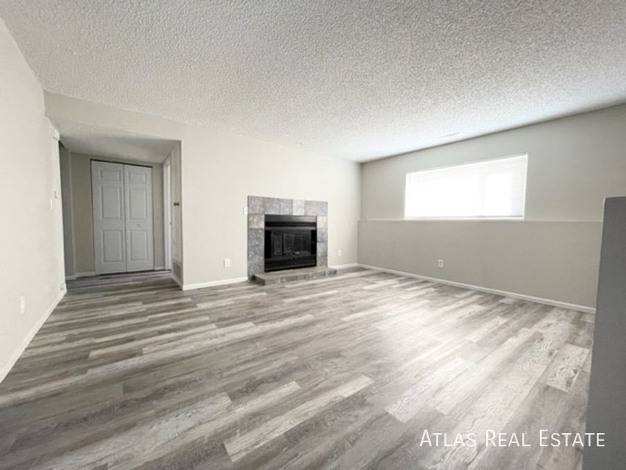 4477 E Pikes Peak Ave in Colorado Springs, CO - Building Photo