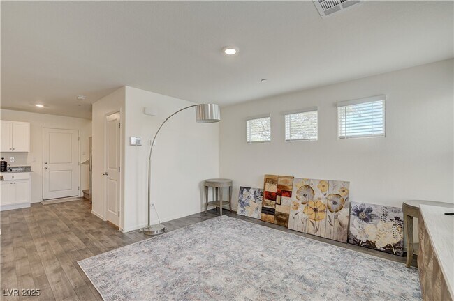 360 Summer Sparrow Ave in Henderson, NV - Building Photo - Building Photo