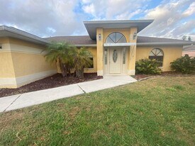 21180 Burkhart Dr in Port Charlotte, FL - Building Photo