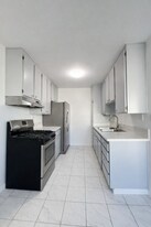 14650 Saticoy St, Unit 9 in Los Angeles, CA - Building Photo