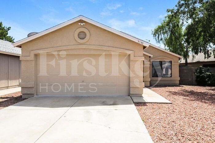3145 W Crest Ln in Phoenix, AZ - Building Photo