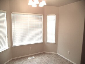 600 S Queens Dr in Nampa, ID - Foto de edificio - Building Photo