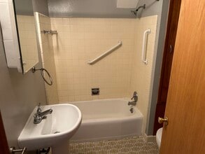 1133 Vilas Ave, Unit 1133 in Madison, WI - Building Photo - Building Photo