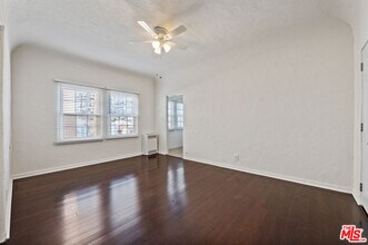 5320 W Olympic Blvd in Los Angeles, CA - Building Photo - Building Photo
