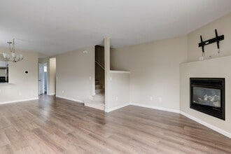 30875 State Rte 20 in Oak Harbor, WA - Building Photo - Building Photo
