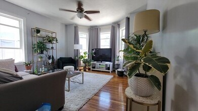 46 Brookley Rd, Unit 2 in Boston, MA - Building Photo - Building Photo