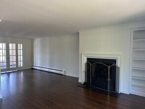 446 Dudley Rd in Newton, MA - Building Photo - Building Photo