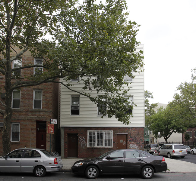 275 Leonard St in Brooklyn, NY - Building Photo - Building Photo