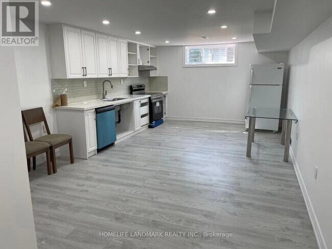 6 Murmouth Rd in Toronto, ON - Building Photo - Building Photo