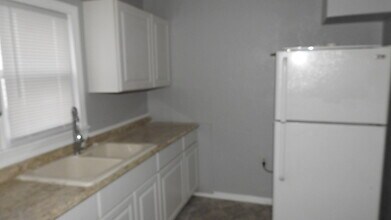 2220 S Arlington Ave in Independence, MO - Building Photo - Building Photo