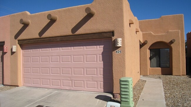 property at 825 Ocotillo Dr
