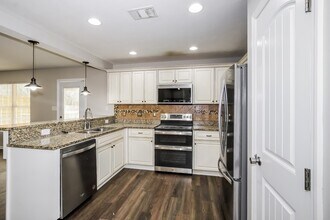 1484 Collins Dr in Martinez, GA - Building Photo - Building Photo
