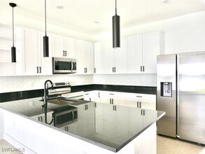 918 Eisenhower Blvd in Lehigh Acres, FL - Building Photo - Building Photo