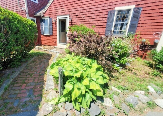 592 Plymouth St, Unit 1 in Halifax, MA - Building Photo - Building Photo