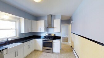 18 Murdock St in Somerville, MA - Building Photo