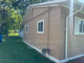 915 Mullanphy Ln in Florissant, MO - Building Photo - Building Photo