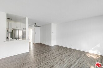 1323 11th St in Santa Monica, CA - Foto de edificio - Building Photo