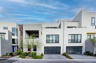 386 Tranquil Peak Ct in Henderson, NV - Building Photo - Building Photo