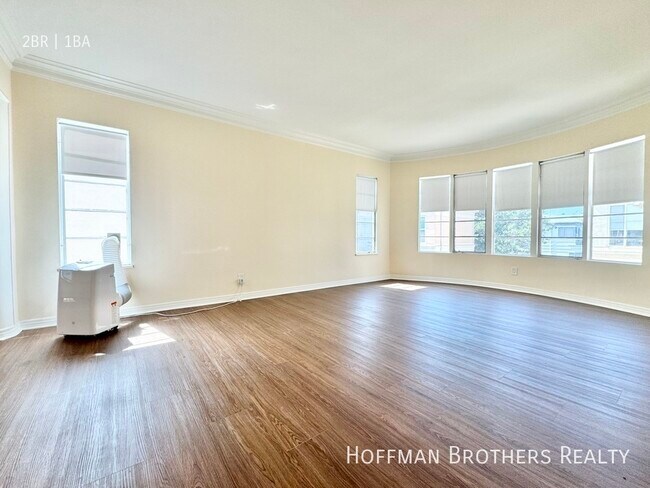 120 Flores St in Los Angeles, CA - Building Photo - Building Photo