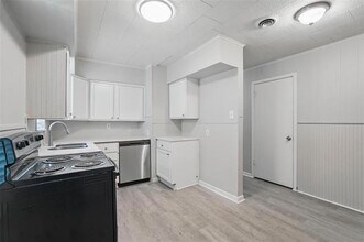 506 E 15th St in Bonham, TX - Building Photo - Building Photo