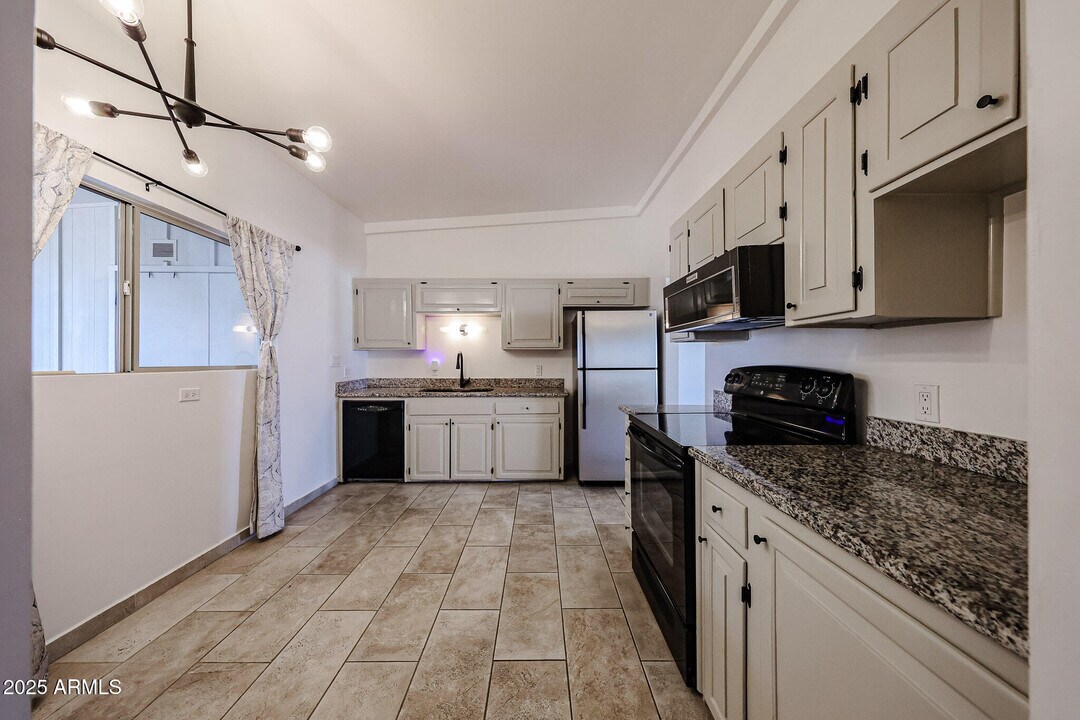 1030 E Bethany Home Rd in Phoenix, AZ - Building Photo