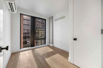 60 W 125th St in New York, NY - Building Photo - Building Photo
