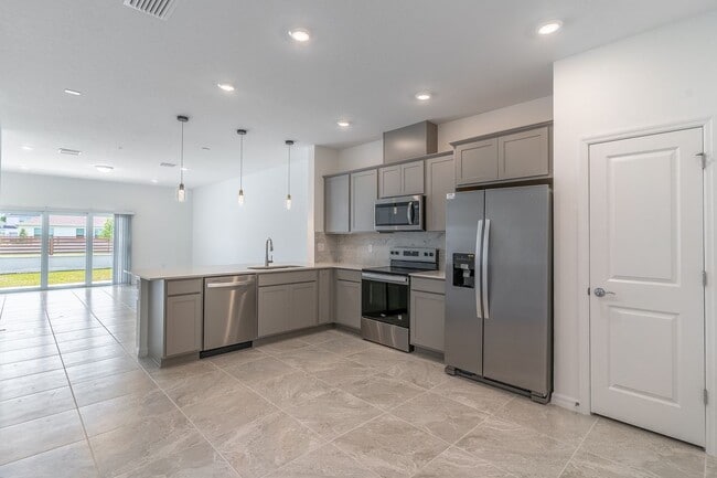 5115 Inspire Ln in West Melbourne, FL - Foto de edificio - Building Photo