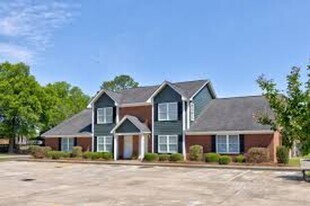 2500 Barnesdale Wy in Albany, GA - Building Photo