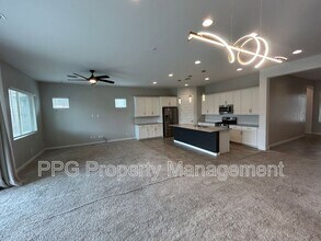 18915 W Shaw Butte Dr in Surprise, AZ - Building Photo - Building Photo