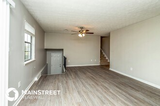 3042 Deerfield Way in Rex, GA - Foto de edificio - Building Photo