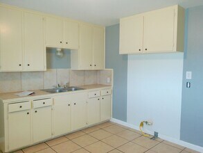 4330 Spring St in Corpus Christi, TX - Building Photo - Building Photo