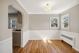 701 Premier Blvd in New Hyde Park, NY - Building Photo - Building Photo