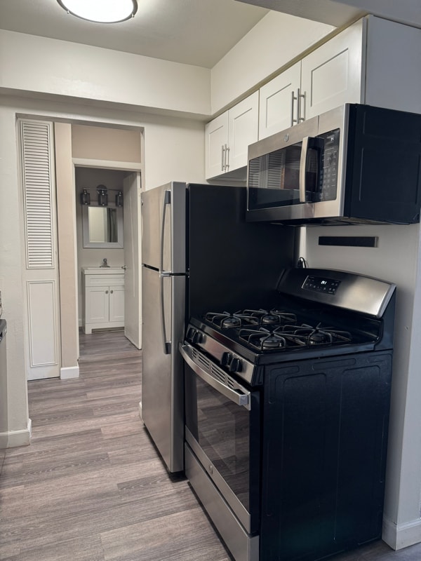 2131 N Summit Ave in Milwaukee, WI - Foto de edificio - Building Photo