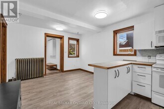 18 First Ave in Orangeville, ON - Building Photo - Building Photo