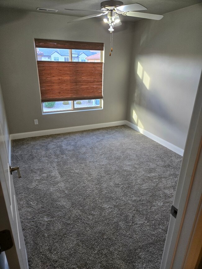 4295 Bella Vista Dr in Santa Clara, UT - Building Photo - Building Photo