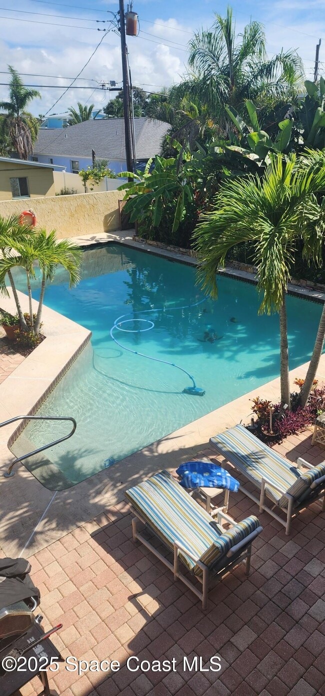 202 Pierce Ave in Cape Canaveral, FL - Building Photo - Building Photo