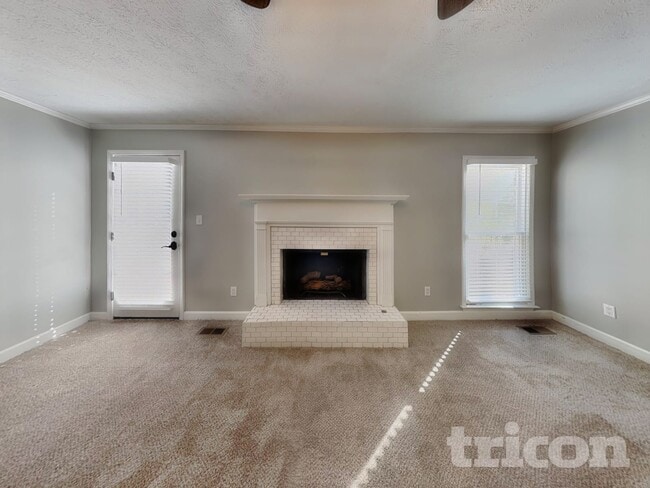 125 Tanglewood Dr in Fayetteville, GA - Foto de edificio - Building Photo