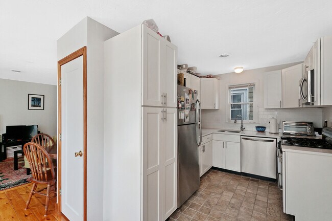 32 Prospect St, Unit 32 Prospect Street 3 in Boston, MA - Building Photo - Building Photo