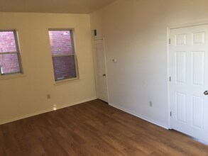 15 E Read St in Baltimore, MD - Building Photo - Building Photo