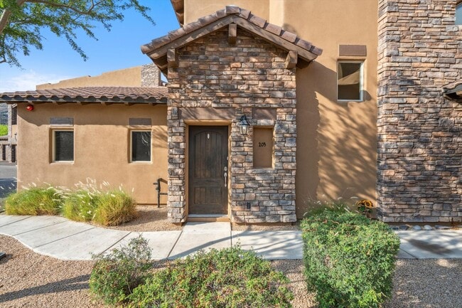 6145 E Cave Creek Rd in Cave Creek, AZ - Building Photo - Building Photo